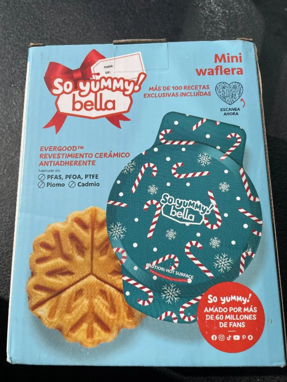 So Yummy by bella Mini Dunker Waffle Maker, Snowflake-NWT